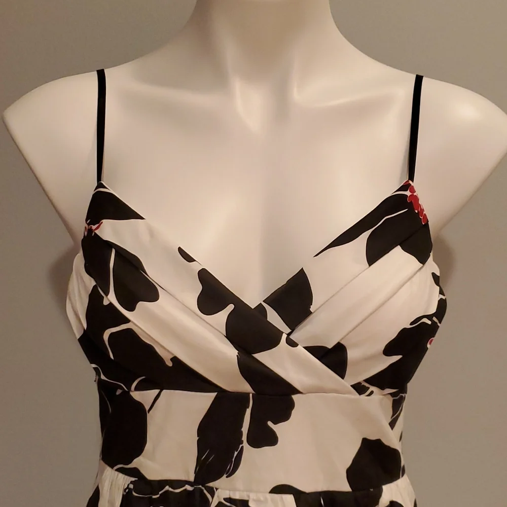 Trixxi Clothing Company White, Brown, and Red Floral Dress Size 7 Juniors - Picture 3 of 10